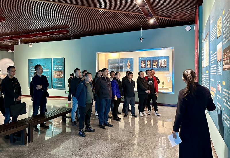 1701352150750981.jpg 參觀現(xiàn)場(chǎng).jpg