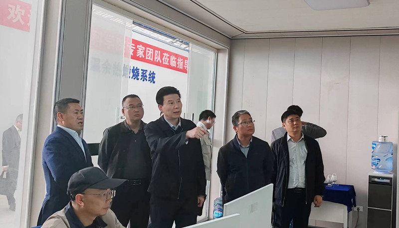 1712812674449483.jpg 石顯銀總在福泉藍(lán)圖新材料公司調(diào)研_副本.jpg
